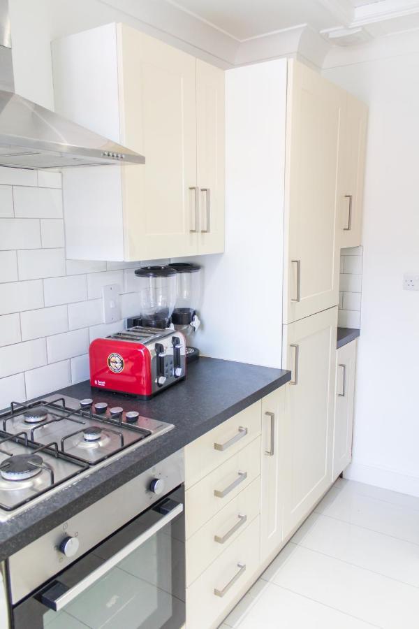 Mansion House With Spacious Close To Excel And Canarywharf Aparthotel Londres